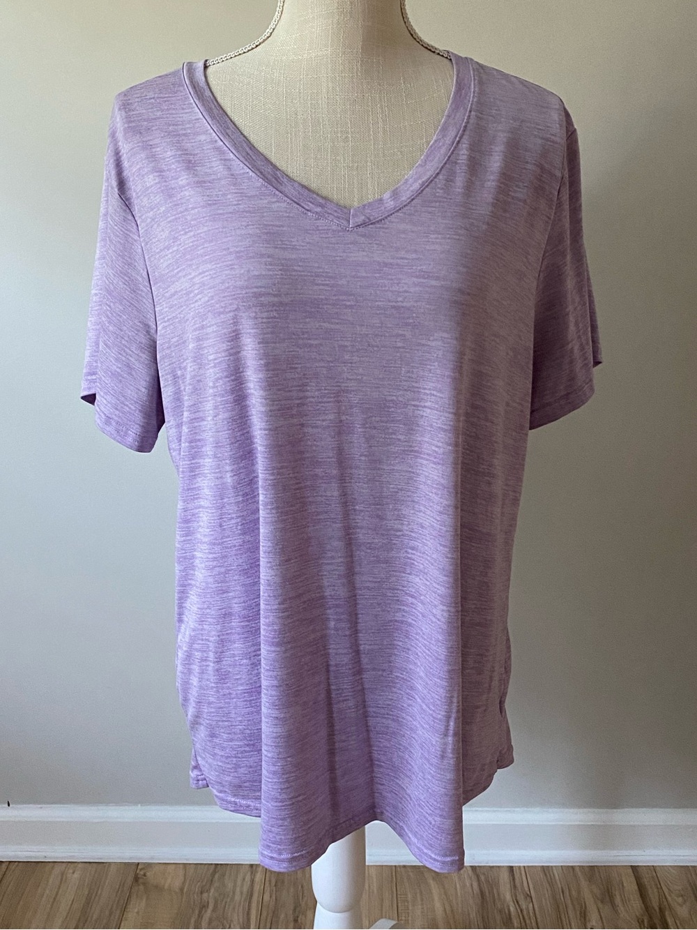 Light Purple V-Neck Women's Short Sleeve Top